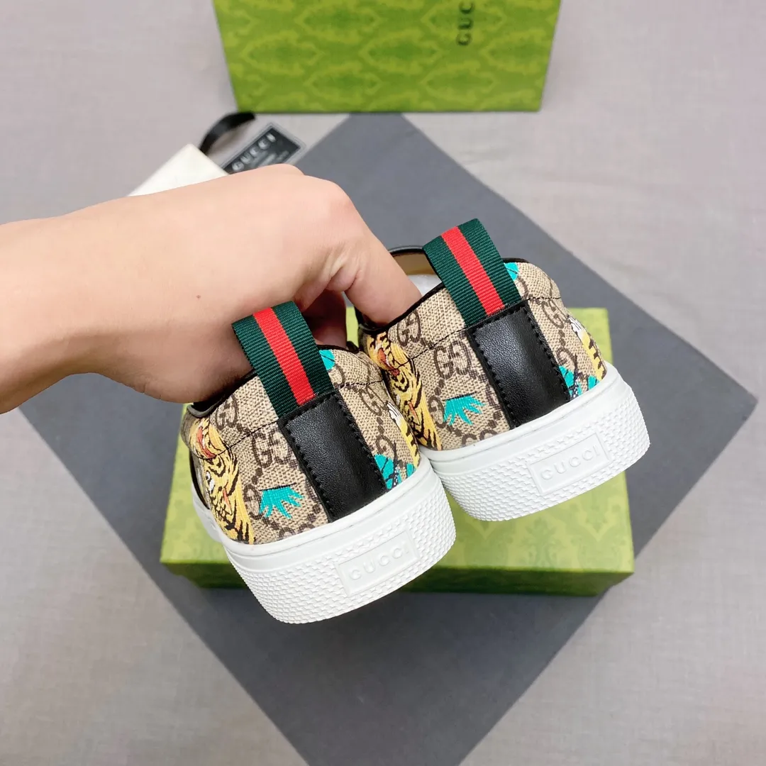 p360 The official website synchronizes the 1:1 replica🇮🇹🇮🇹"GUCCI"🔍🔍for sale at the men's 2025 counter simultaneously, 1:1 large G font, high-end 3D pattern, fashionable and casual, comfortable and breathable personality, the first choice for trendy men, imported sheepskin lining, comfortable, breathable and fashionable Trendy, a must-have for trendy men, soles: Original soles specially provided by the original factory, exclusive movable molded soles are super comfortable, original factory goods, 🔍🔍high quality, you can enter and leave the counter at will, 38-44, (45 can be customized, non-returnable or exchangeable) available from stock, you deserve it No. 005